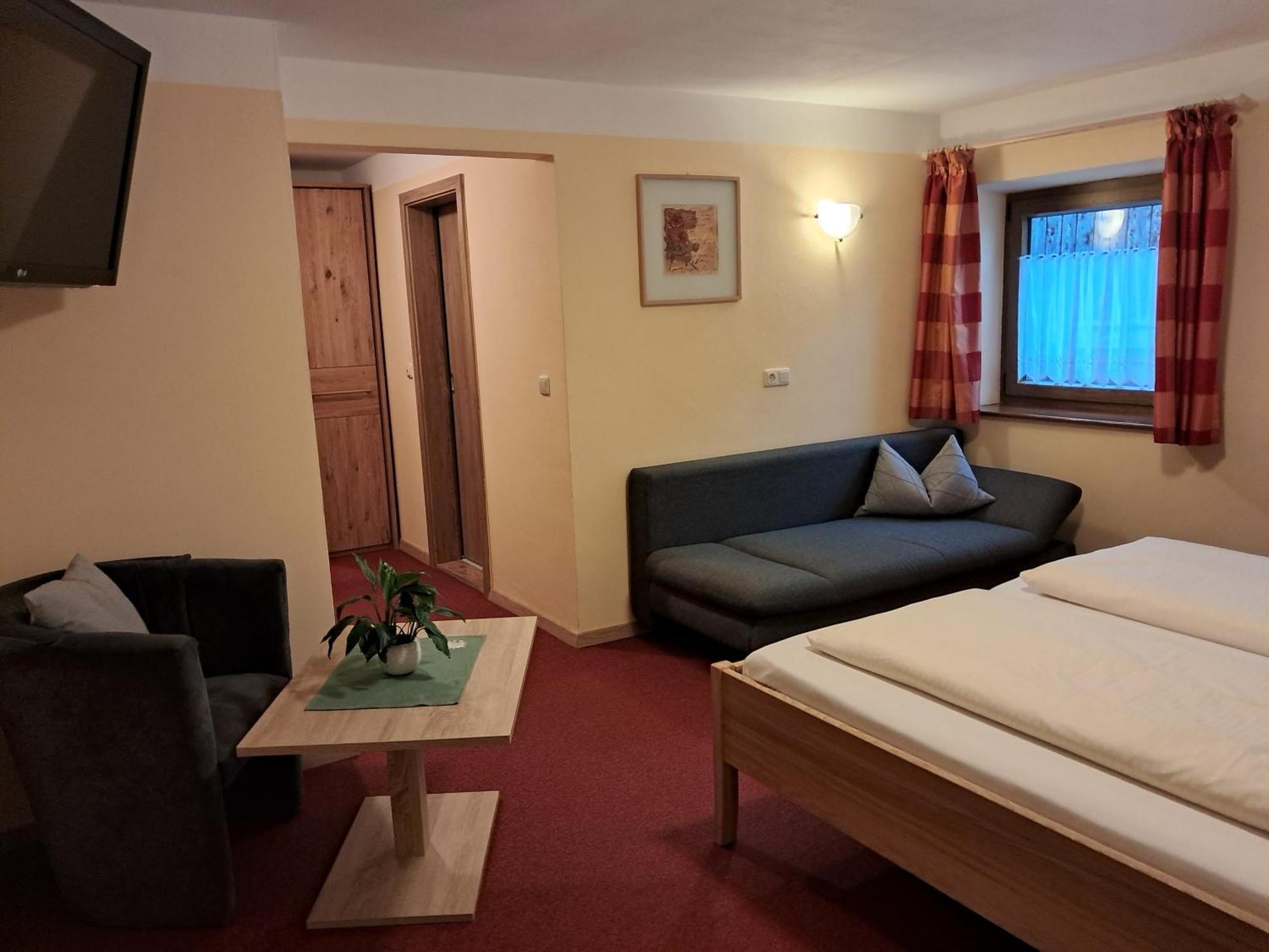 Hotel Garni Edelweiss Siegsdorf Dış mekan fotoğraf