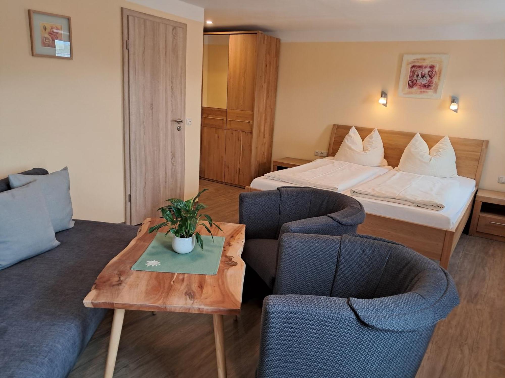 Hotel Garni Edelweiss Siegsdorf Dış mekan fotoğraf