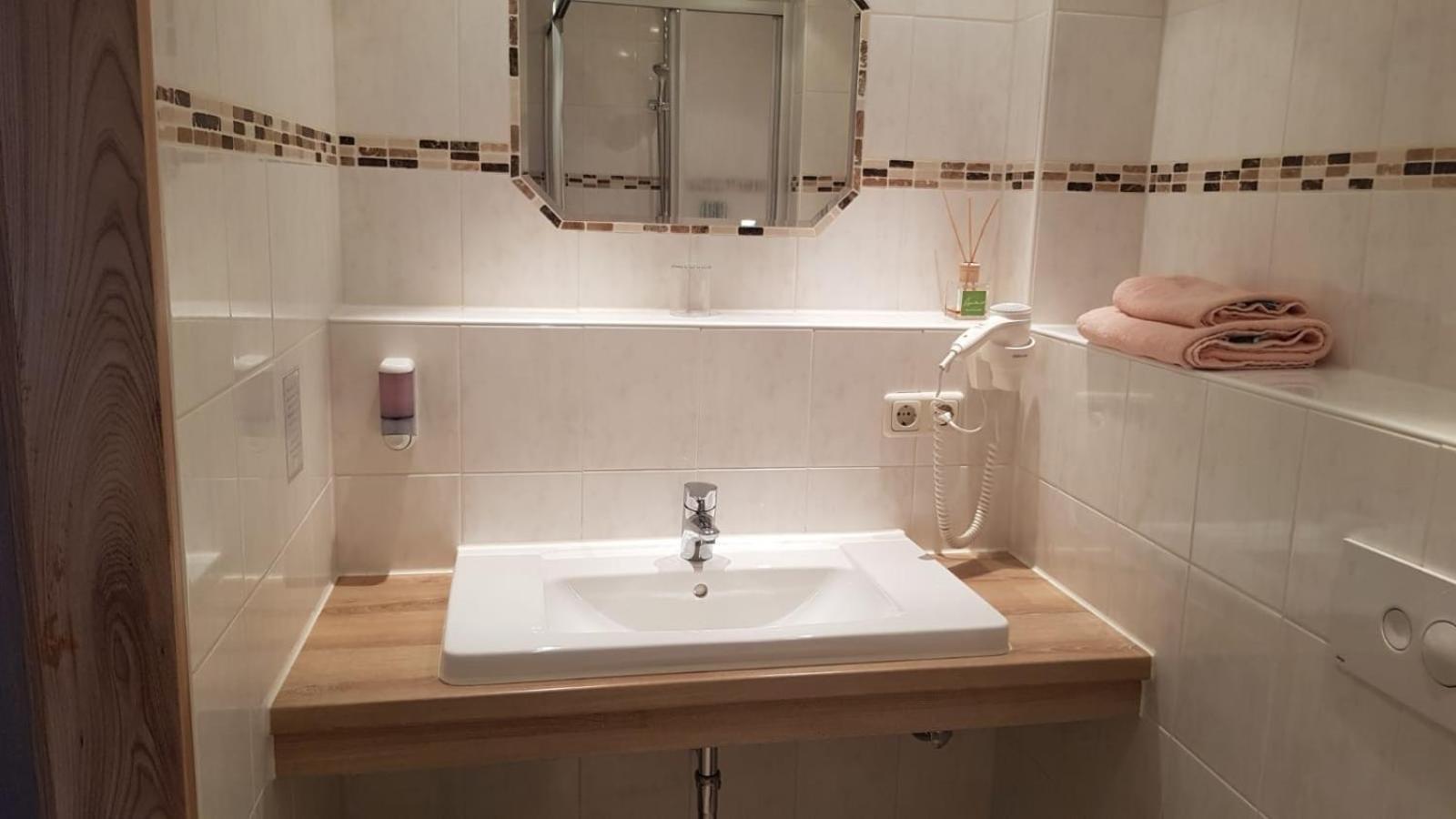 Hotel Garni Edelweiss Siegsdorf Dış mekan fotoğraf